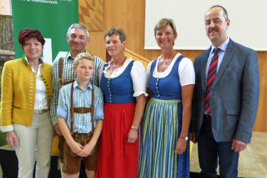 Rieder Siegerfoto_mit Annemarie_Gabi_Josef.jpg